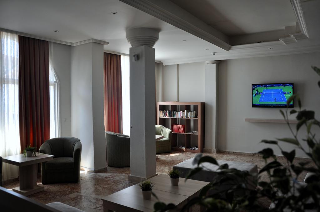 Manolya Hotel Girne Buitenkant foto